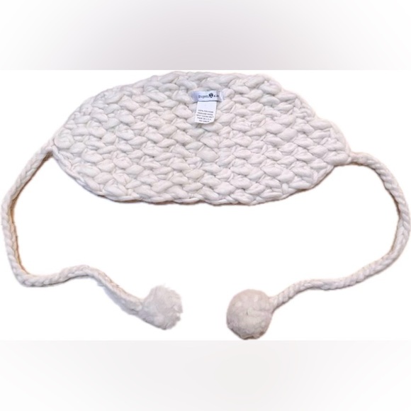 EUGENIA KIM Cream 100% Peruvian Wool Neck Warmer Scarf with Tassles - Picture 3 of 4